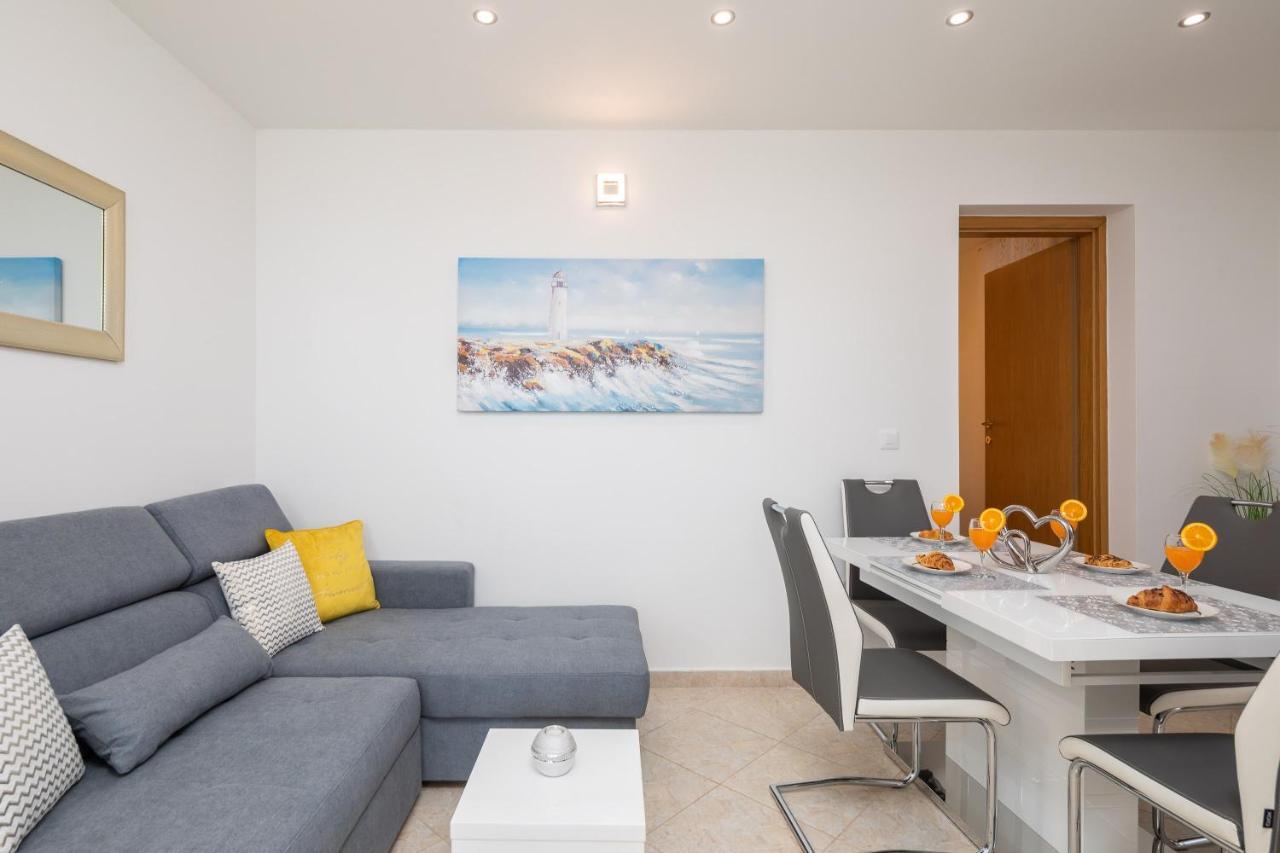 Fba Family Beach Apartments Omiš Exterior foto
